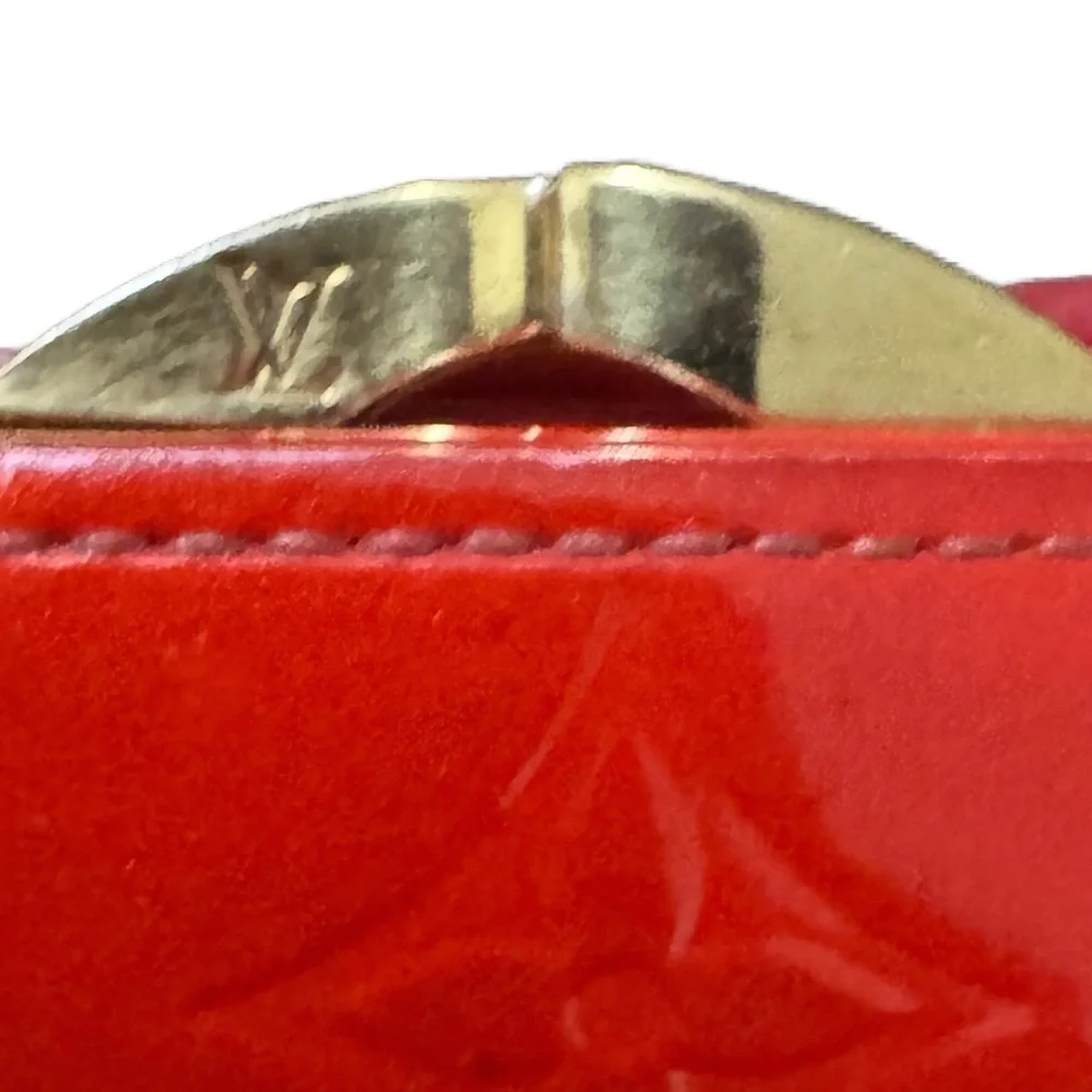 Louis Vuitton Red Vernis Kisslock Wallet With Louis Vuitton Dustbag